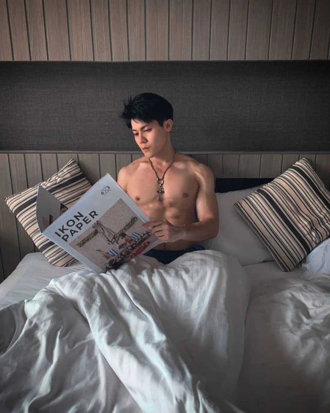 别再盯推上网红了,六块腹肌青筋爆裂,又一位肌肉医生身材照刷屏! - 51虹马 别再盯推上网红了,六块腹肌青筋爆裂,又一位肌肉医生身材照刷屏! - 51虹马