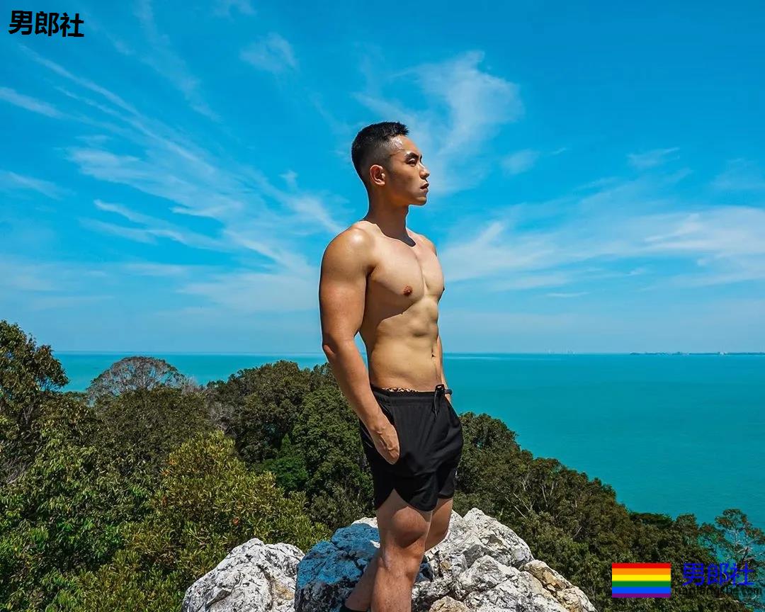 寸头肌肉小哥下海秀腱子肉,泳裤都湿了! - 51虹马 寸头肌肉小哥下海秀腱子肉,泳裤都湿了! - 51虹马