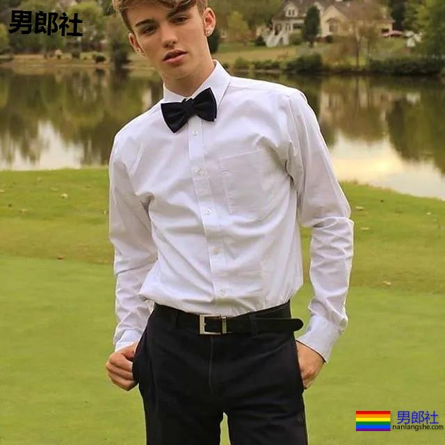 年下攻肌肉小狼狗，家里C板扛不住了 - 51虹马