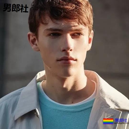 年下攻肌肉小狼狗，家里C板扛不住了 - 51虹马