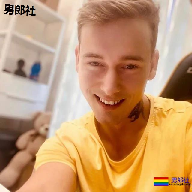 年下攻肌肉小狼狗，家里C板扛不住了 - 51虹马