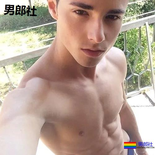 年下攻肌肉小狼狗，家里C板扛不住了 - 51虹马