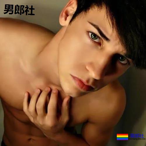 年下攻肌肉小狼狗，家里C板扛不住了 - 51虹马