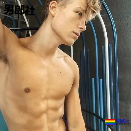 年下攻肌肉小狼狗，家里C板扛不住了 - 51虹马