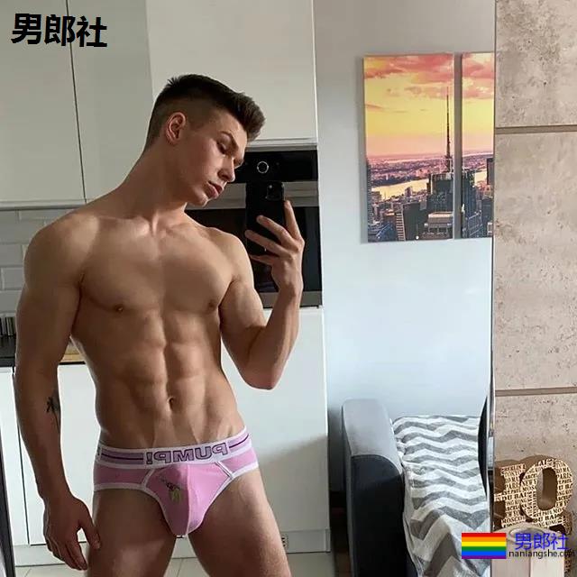 年下攻肌肉小狼狗，家里C板扛不住了 - 51虹马