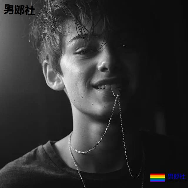 年下攻肌肉小狼狗，家里C板扛不住了 - 51虹马