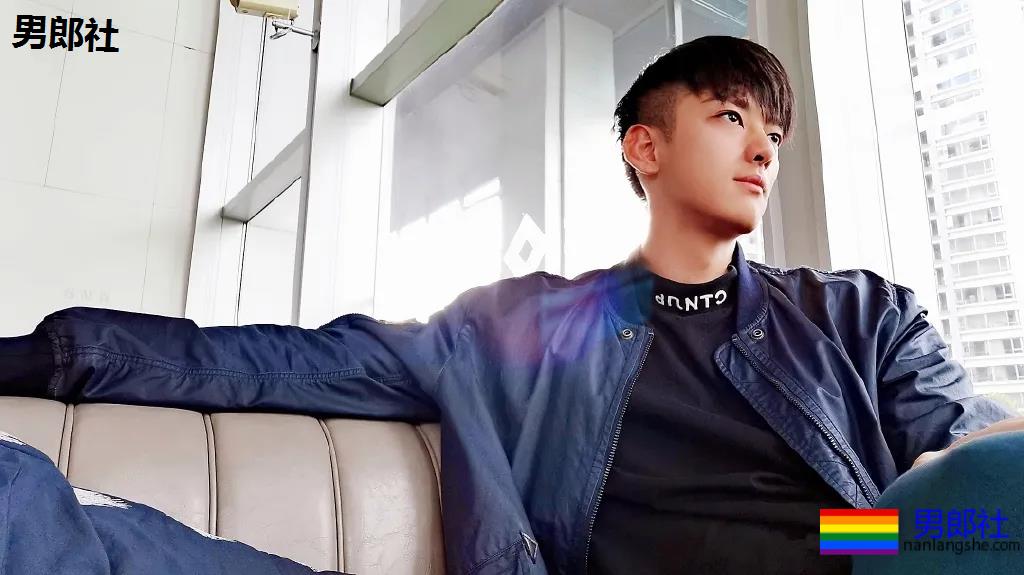 193长腿大鼻子筋肉小哥，腹肌公狗腰体育生身材太馋人！ - 51虹马