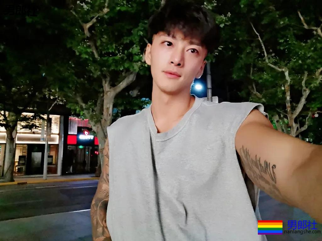 193长腿大鼻子筋肉小哥，腹肌公狗腰体育生身材太馋人！ - 51虹马