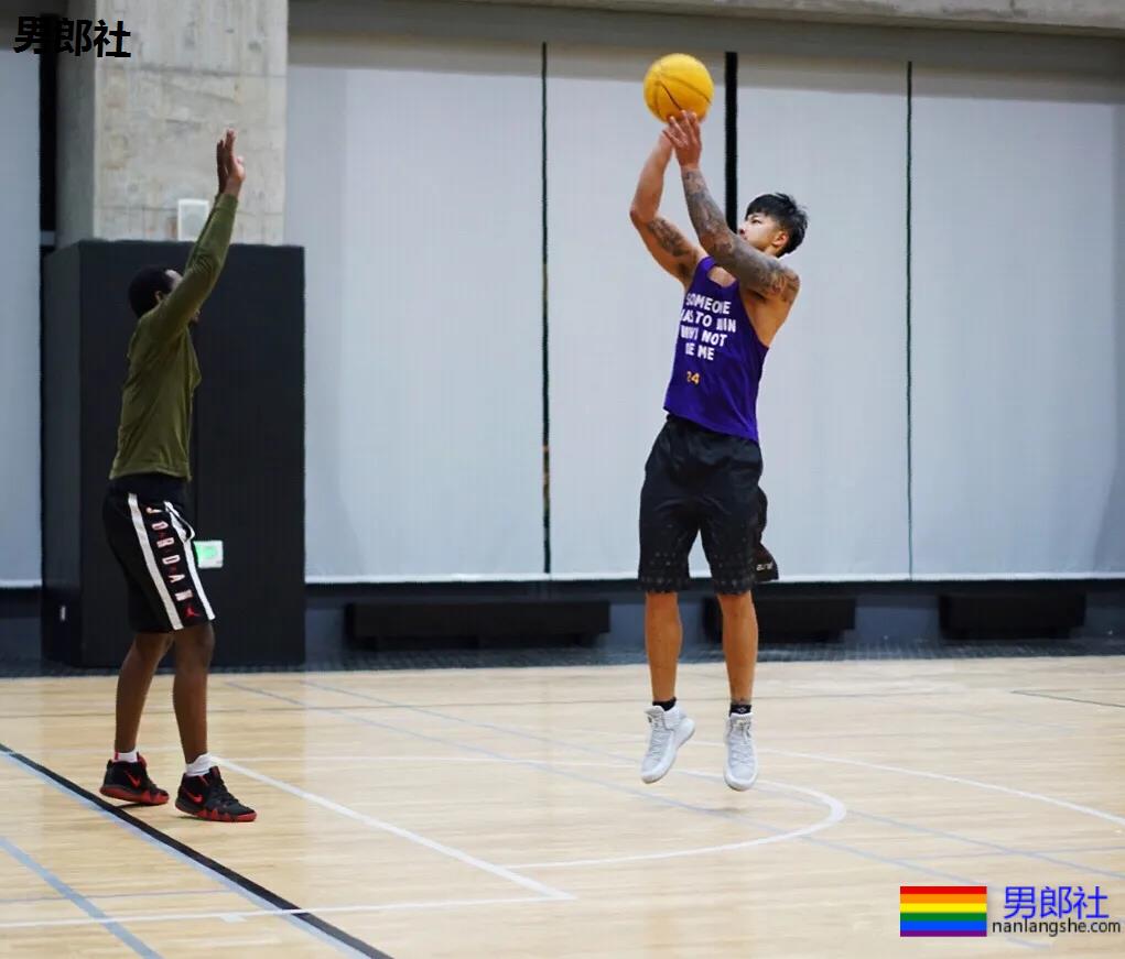 193长腿大鼻子筋肉小哥，腹肌公狗腰体育生身材太馋人！ - 51虹马