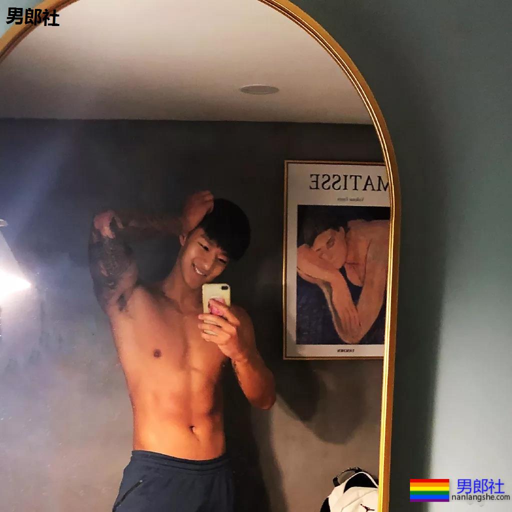 193长腿大鼻子筋肉小哥，腹肌公狗腰体育生身材太馋人！ - 51虹马