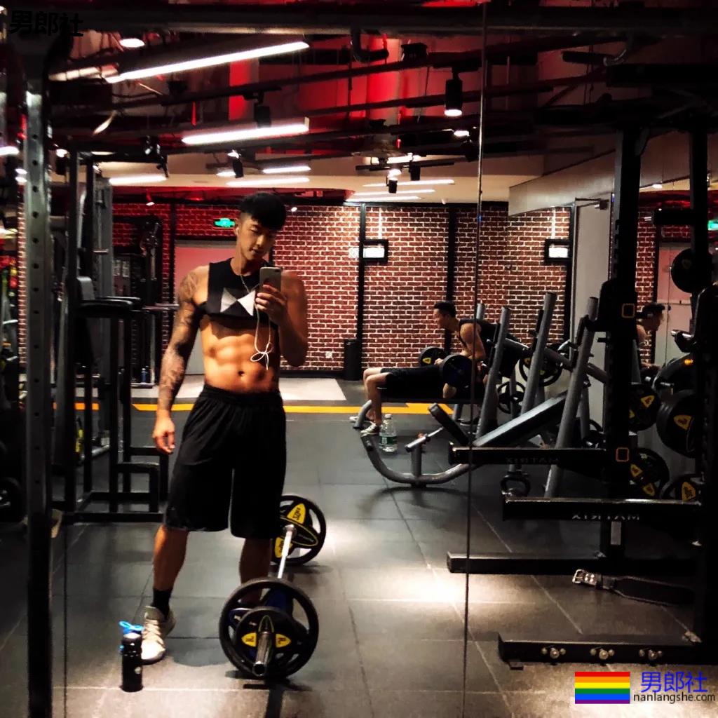 193长腿大鼻子筋肉小哥，腹肌公狗腰体育生身材太馋人！ - 51虹马