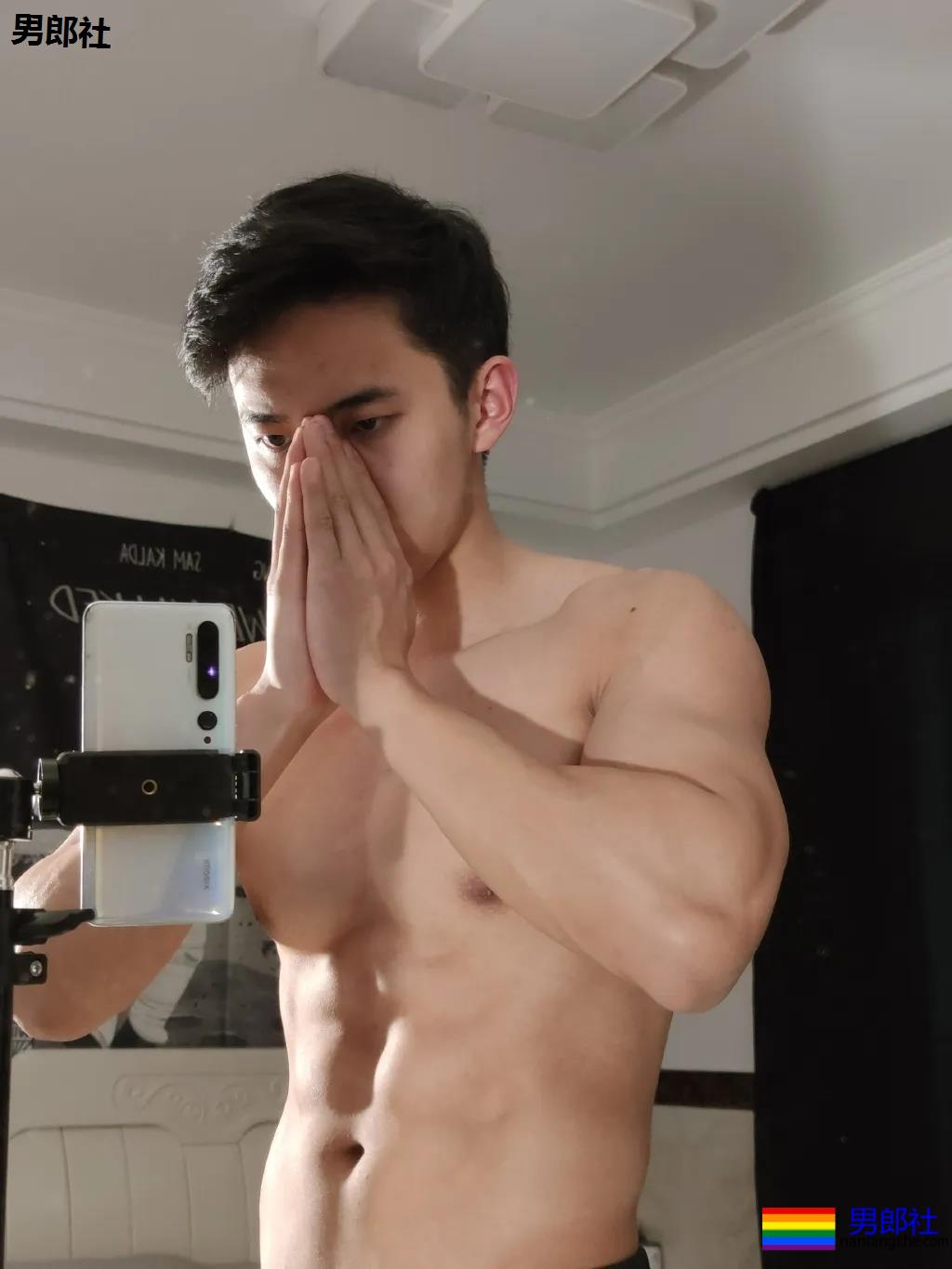 狗公腰肌肉"正太"，白嫩小奶狗又壮又帅！ - 51虹马