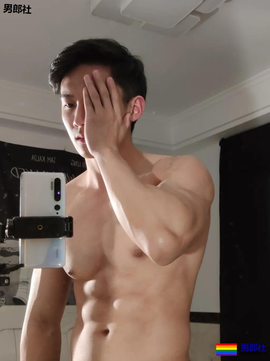 狗公腰肌肉"正太"，白嫩小奶狗又壮又帅！ - 51虹马