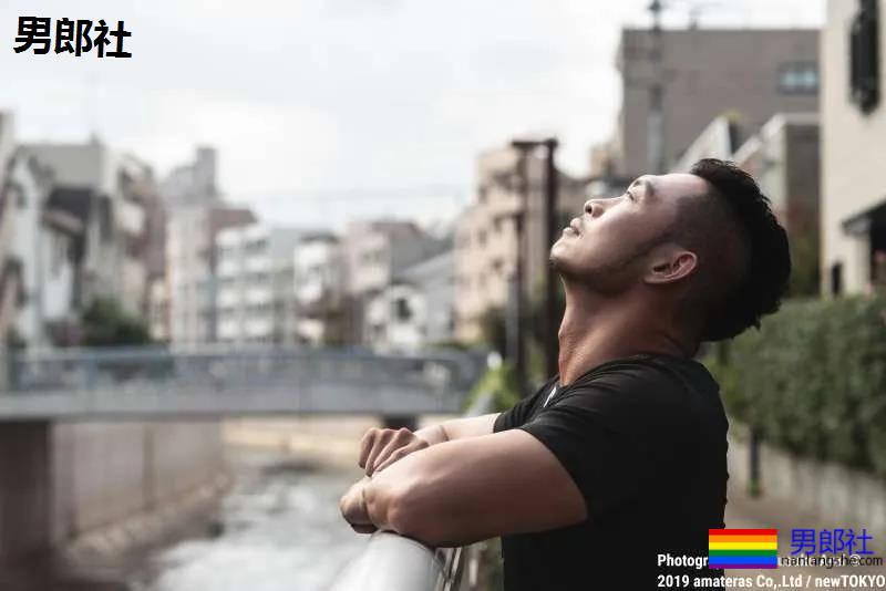 猛男舞者一脱爆红，却遭网络霸凌代言全落空！为了“那个男人”他把所有苦闷吞进肚里 - 51虹马