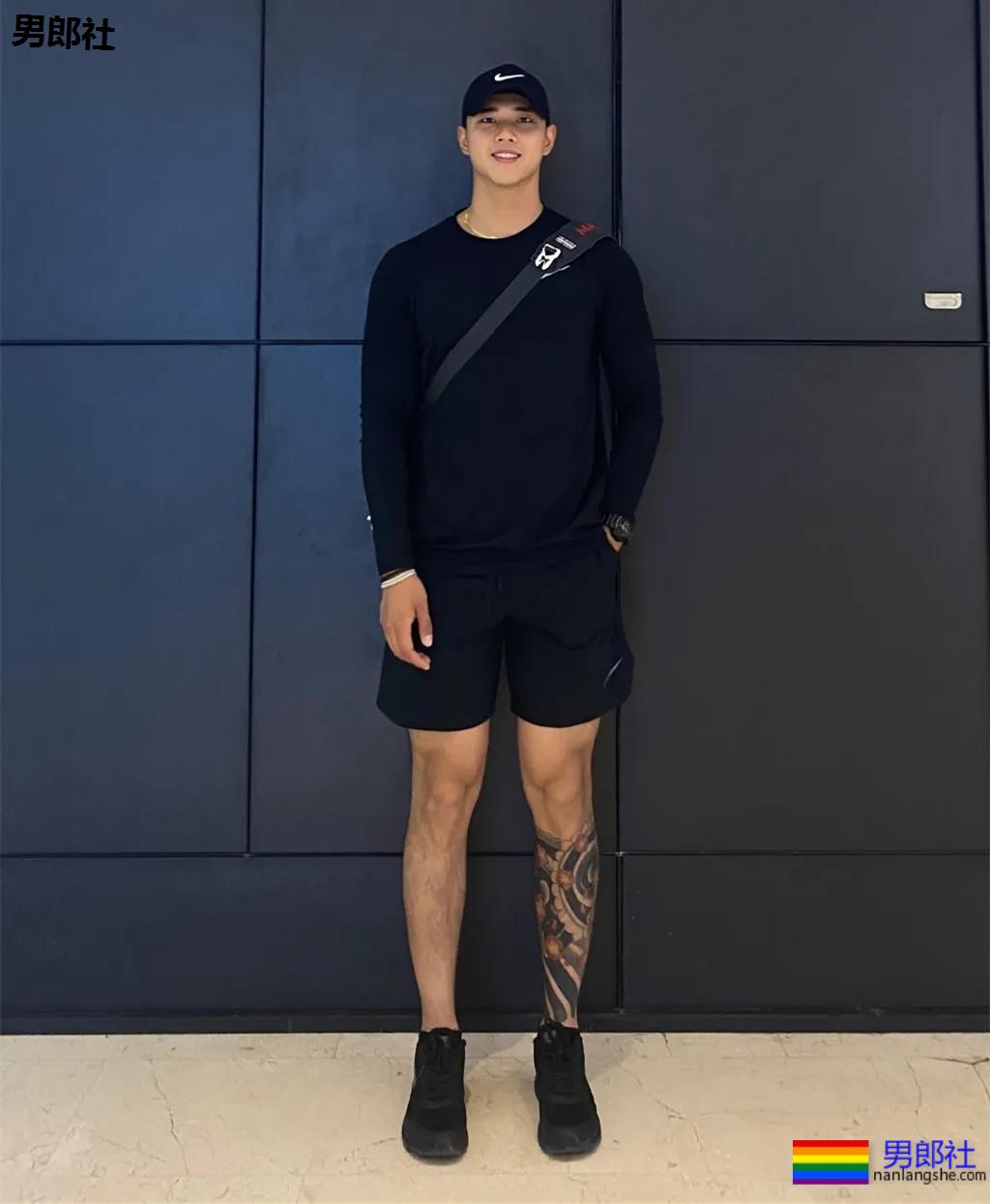 187肌肉私教开腿小视频火了！长腿寸头小狼狗，羞羞俬照太撩了！ - 51虹马