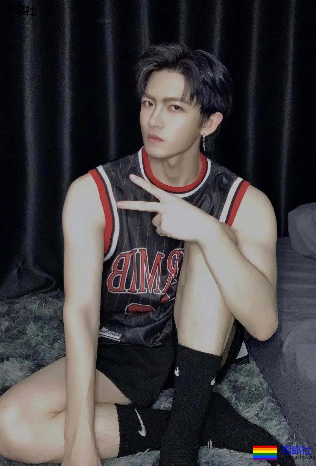 小哥哥大男孩主义。 - 51虹马