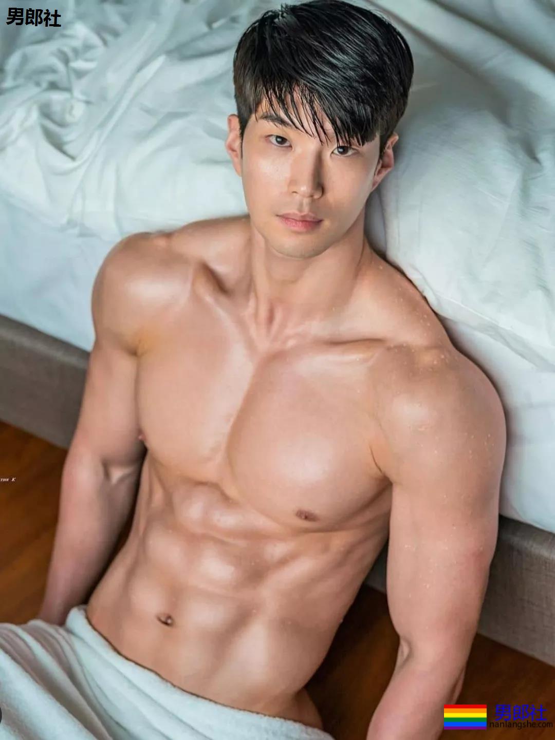 亚洲男人们的腹肌现在都啥样了? - 51虹马 亚洲男人们的腹肌现在都啥样了? - 51虹马