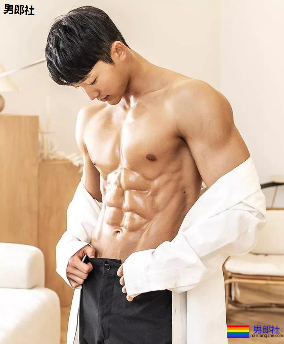 亚洲男人们的腹肌现在都啥样了? - 51虹马 亚洲男人们的腹肌现在都啥样了? - 51虹马
