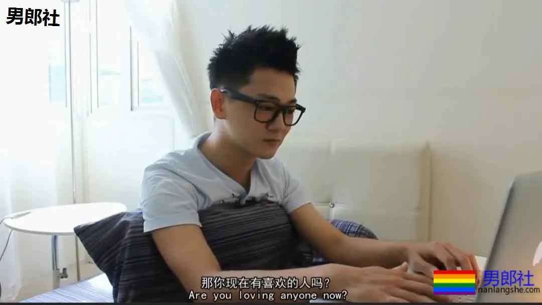 校园 暖受4年掰弯了直男室友！比女主更懂男主的受 - 51虹马