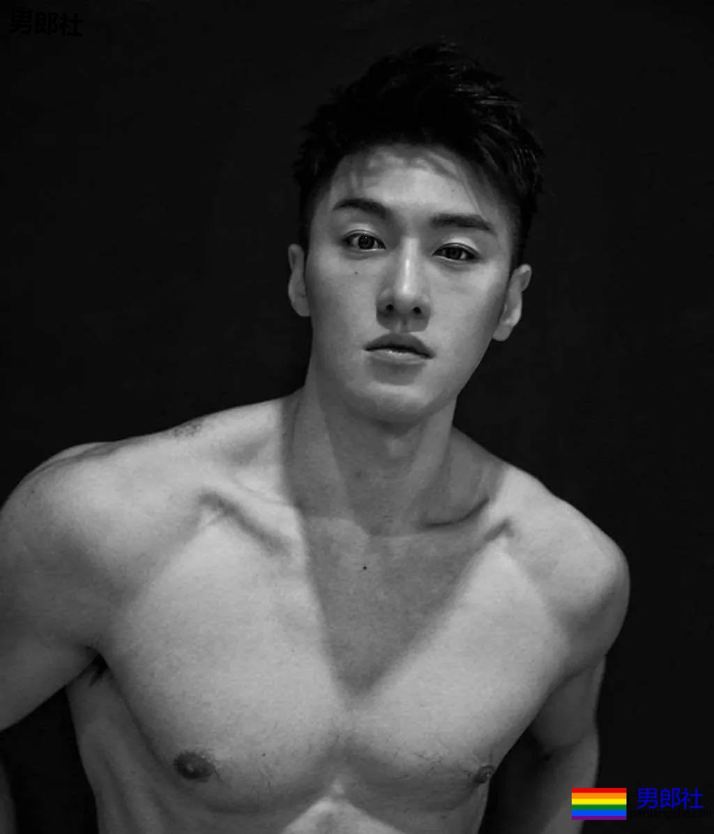 五位极品肌肉男友，一个比一个猛！ - 51虹马