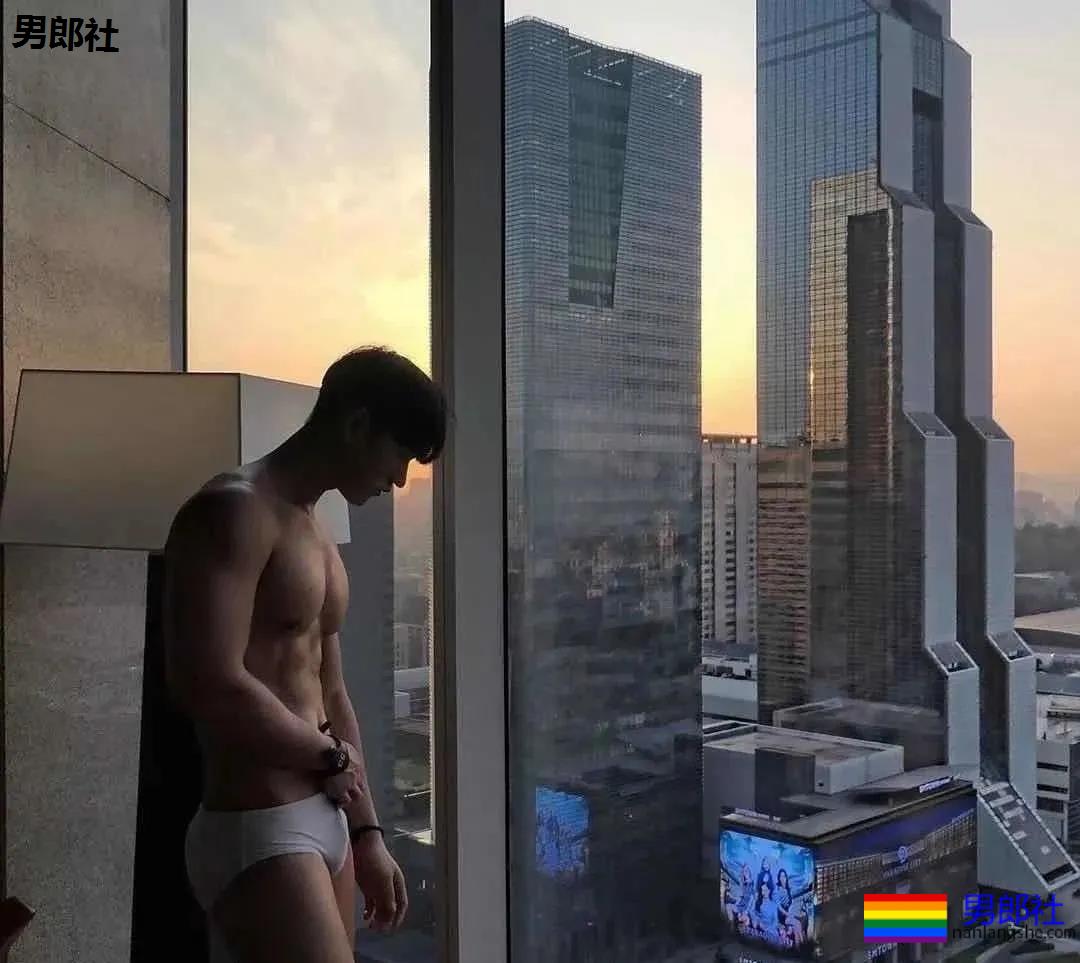 五位极品肌肉男友，一个比一个猛！ - 51虹马