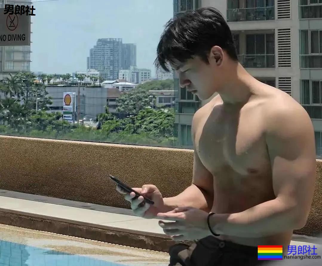 五位极品肌肉男友，一个比一个猛！ - 51虹马