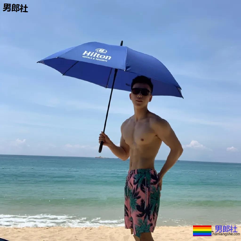 超帅体育生小狼狗，这Q弹身材简直绝了！-51虹马