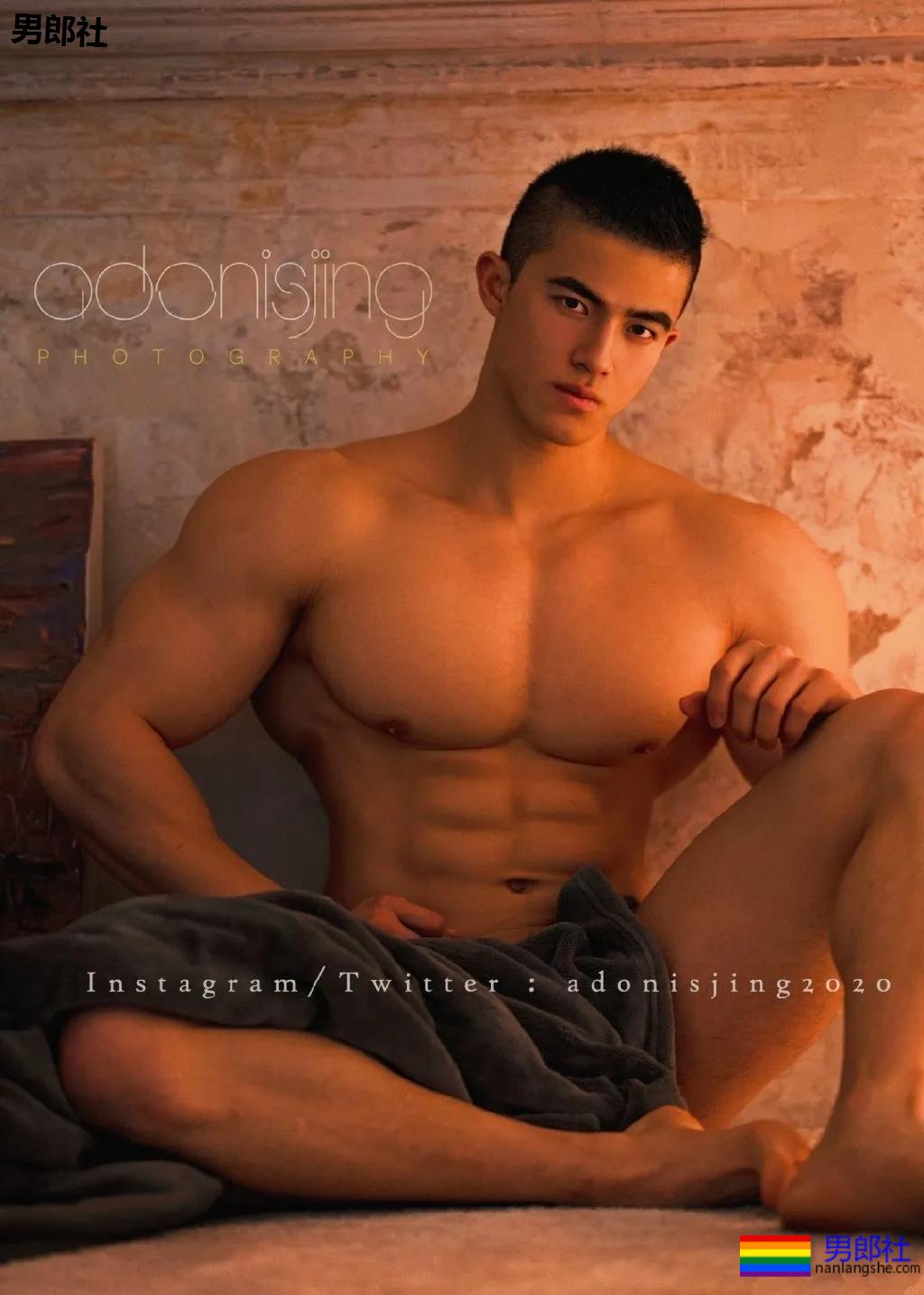 肌肉体育生这胸肌大到犯规，网友们都不淡定了!-51虹马