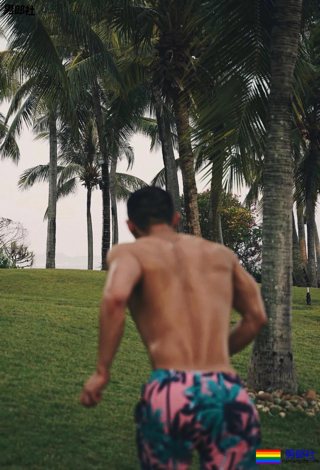 不惧过气，他是重庆gay圈一代“明飘”！ - 51虹马