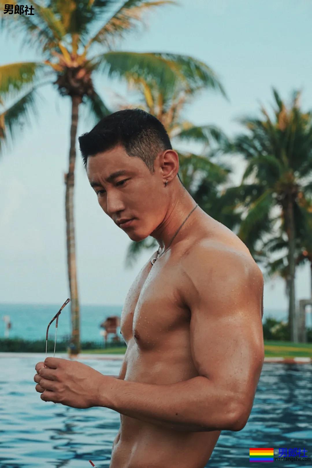 不惧过气，他是重庆gay圈一代“明飘”！ - 51虹马