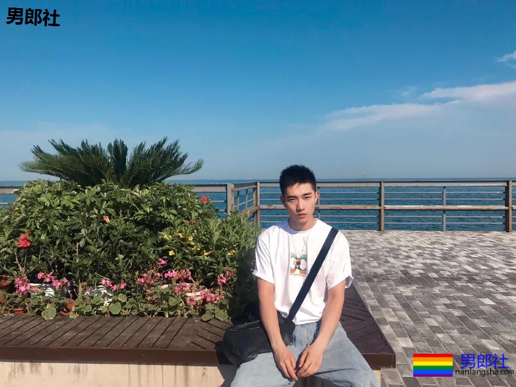 大鼻子薄肌小狼狗爱穿灰裤子，强大实力藏不住了！ - 51虹马