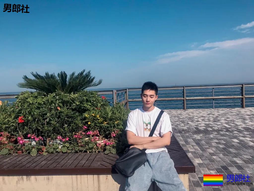 大鼻子薄肌小狼狗爱穿灰裤子，强大实力藏不住了！ - 51虹马