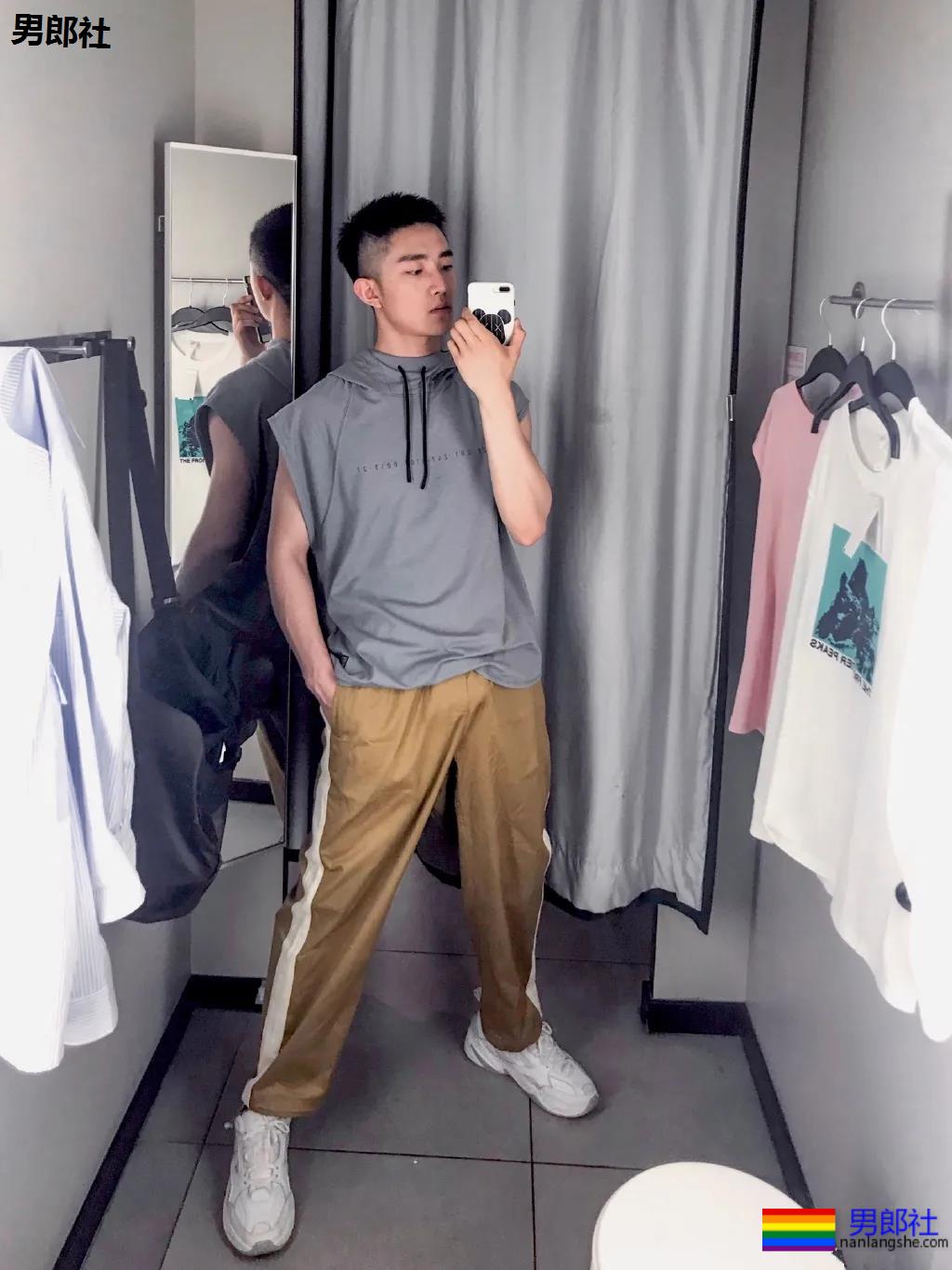 大鼻子薄肌小狼狗爱穿灰裤子，强大实力藏不住了！ - 51虹马