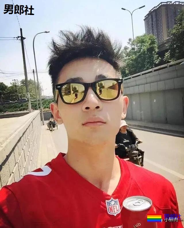 丁一评论的男模竟是他?无辜躺枪的感觉真够酸爽... - 51虹马 丁一评论的男模竟是他?无辜躺枪的感觉真够酸爽... - 51虹马