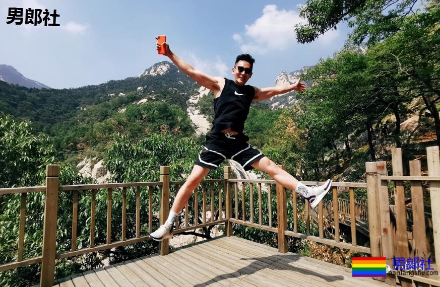 丁一评论的男模竟是他?无辜躺枪的感觉真够酸爽... - 51虹马 丁一评论的男模竟是他?无辜躺枪的感觉真够酸爽... - 51虹马