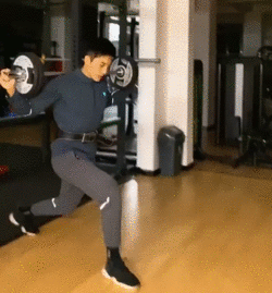 练屁股和不练的男生，臀型差别这么大？ - 51虹马