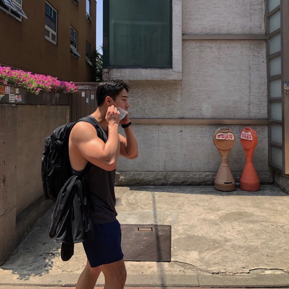 动车上，一个gay当着我的面把一直男拿下了！-51虹马