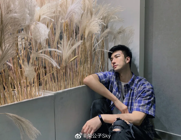 “南航前空少骚扰男同事案”一审判被告道歉赔偿 - 51虹马 “南航前空少骚扰男同事案”一审判被告道歉赔偿 - 51虹马