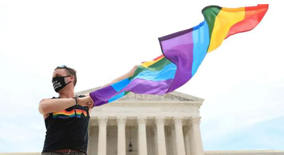 在职场上歧视同志?告他!-51虹马