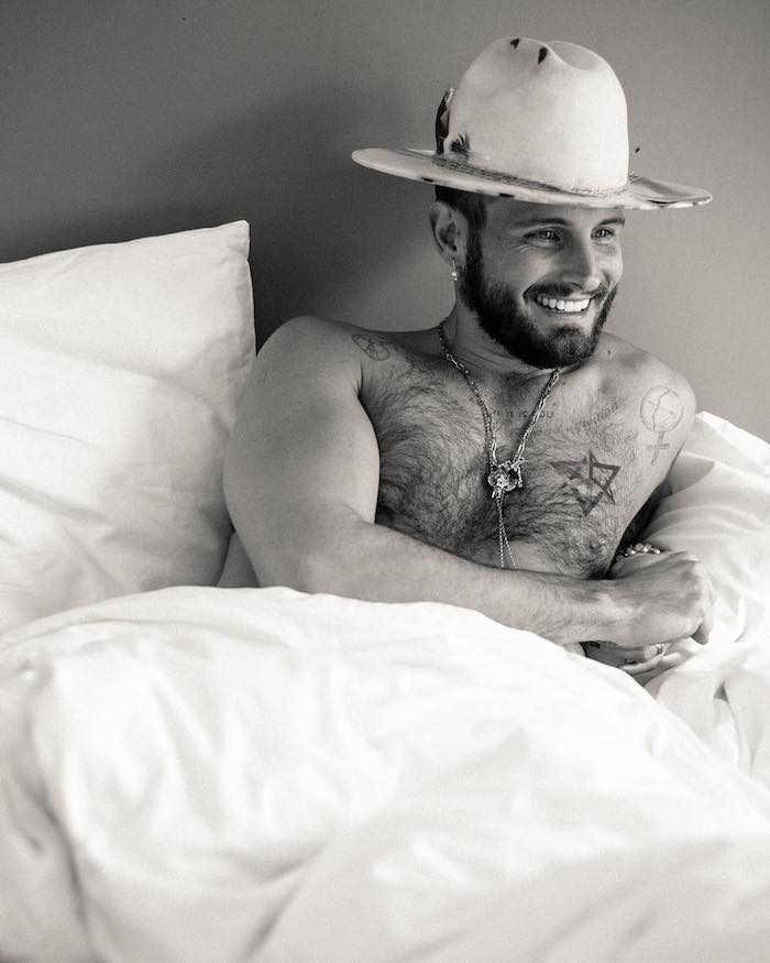 已婚男演员热爱自慰：「人人都有资格追求最勐烈的愉悦」 - 51虹马