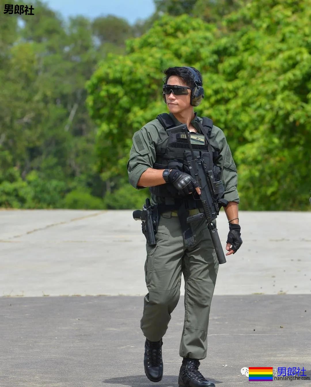 28岁文莱王子太帅引男粉丝疯狂求爱！这大胸肌亮了 - 51虹马