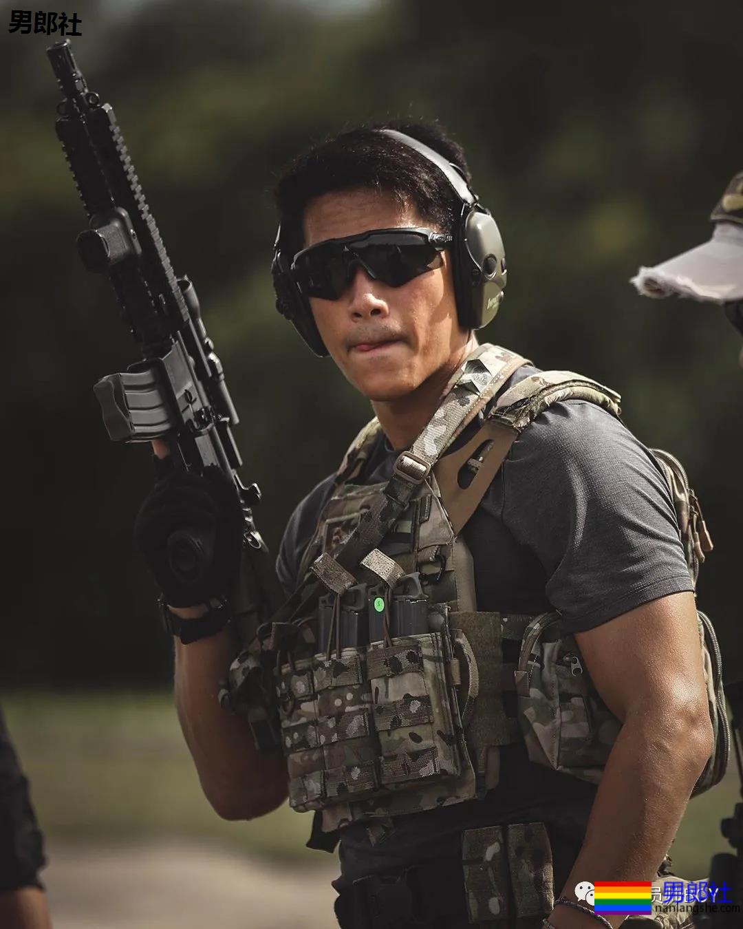 28岁文莱王子太帅引男粉丝疯狂求爱！这大胸肌亮了 - 51虹马