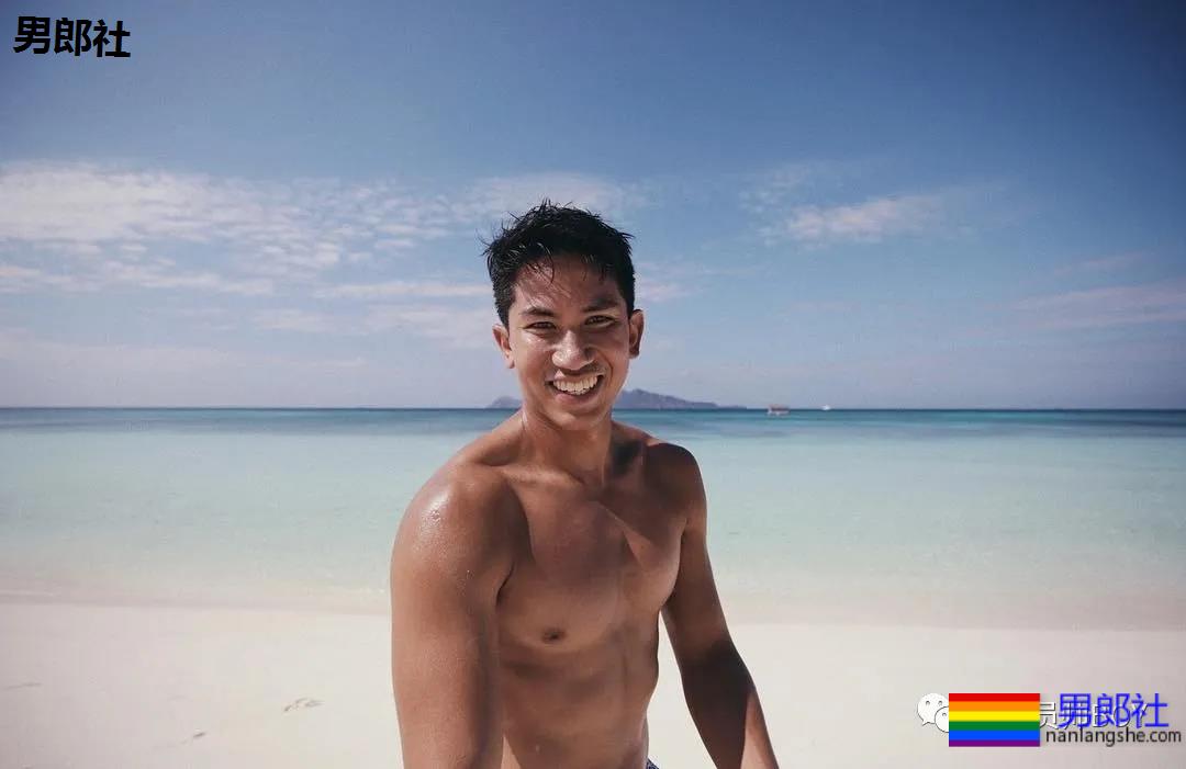 28岁文莱王子太帅引男粉丝疯狂求爱！这大胸肌亮了 - 51虹马