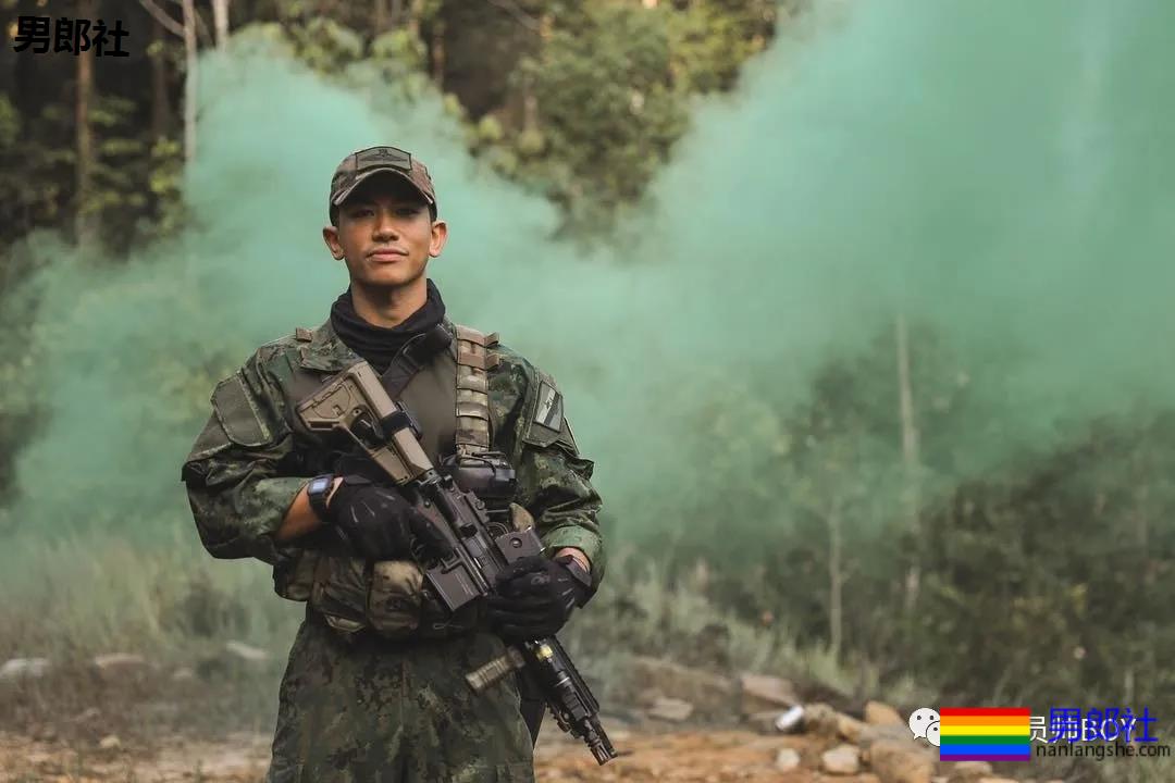 28岁文莱王子太帅引男粉丝疯狂求爱！这大胸肌亮了 - 51虹马