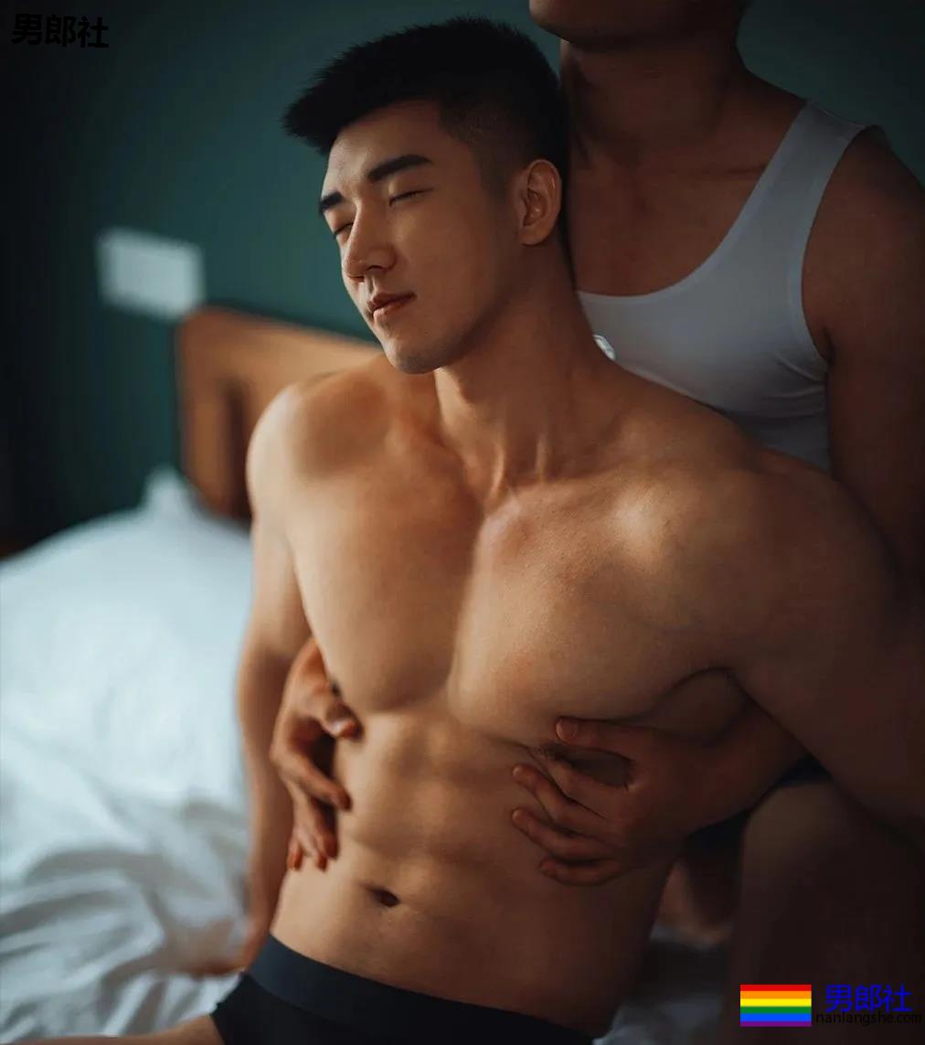 奶凶寸头大胸体育生小奶狗,超甜硬照疯传网络! - 51虹马 奶凶寸头大胸体育生小奶狗,超甜硬照疯传网络! - 51虹马