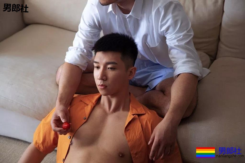 奶凶寸头大胸体育生小奶狗,超甜硬照疯传网络! - 51虹马 奶凶寸头大胸体育生小奶狗,超甜硬照疯传网络! - 51虹马