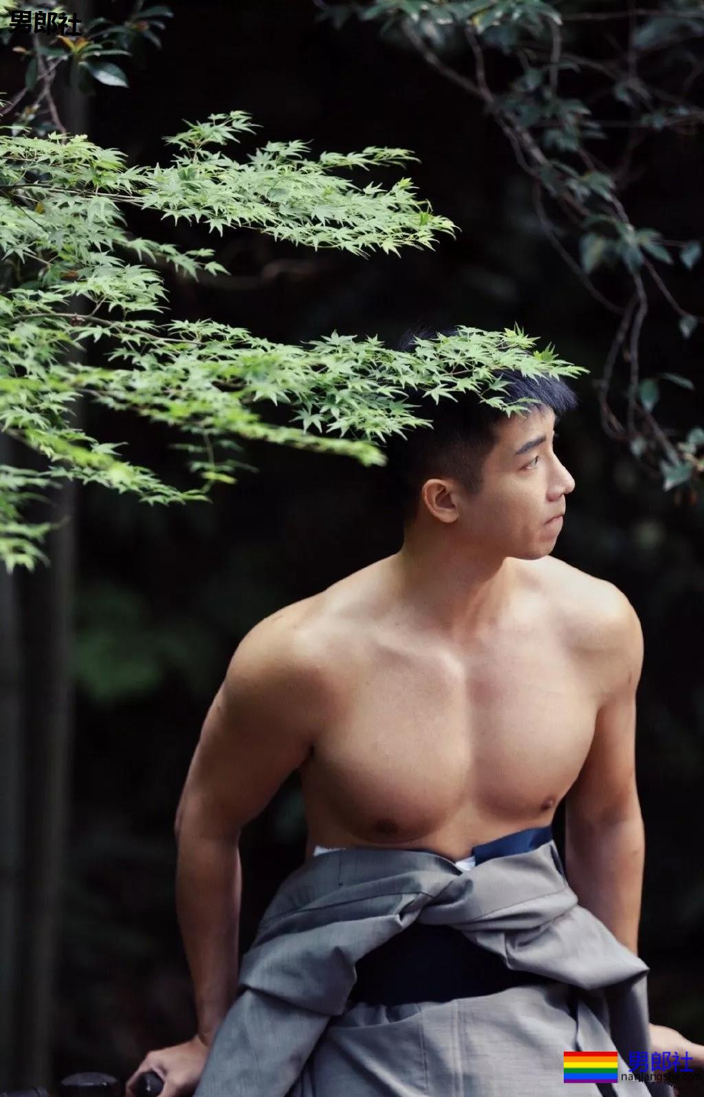 奶凶寸头大胸体育生小奶狗,超甜硬照疯传网络! - 51虹马 奶凶寸头大胸体育生小奶狗,超甜硬照疯传网络! - 51虹马