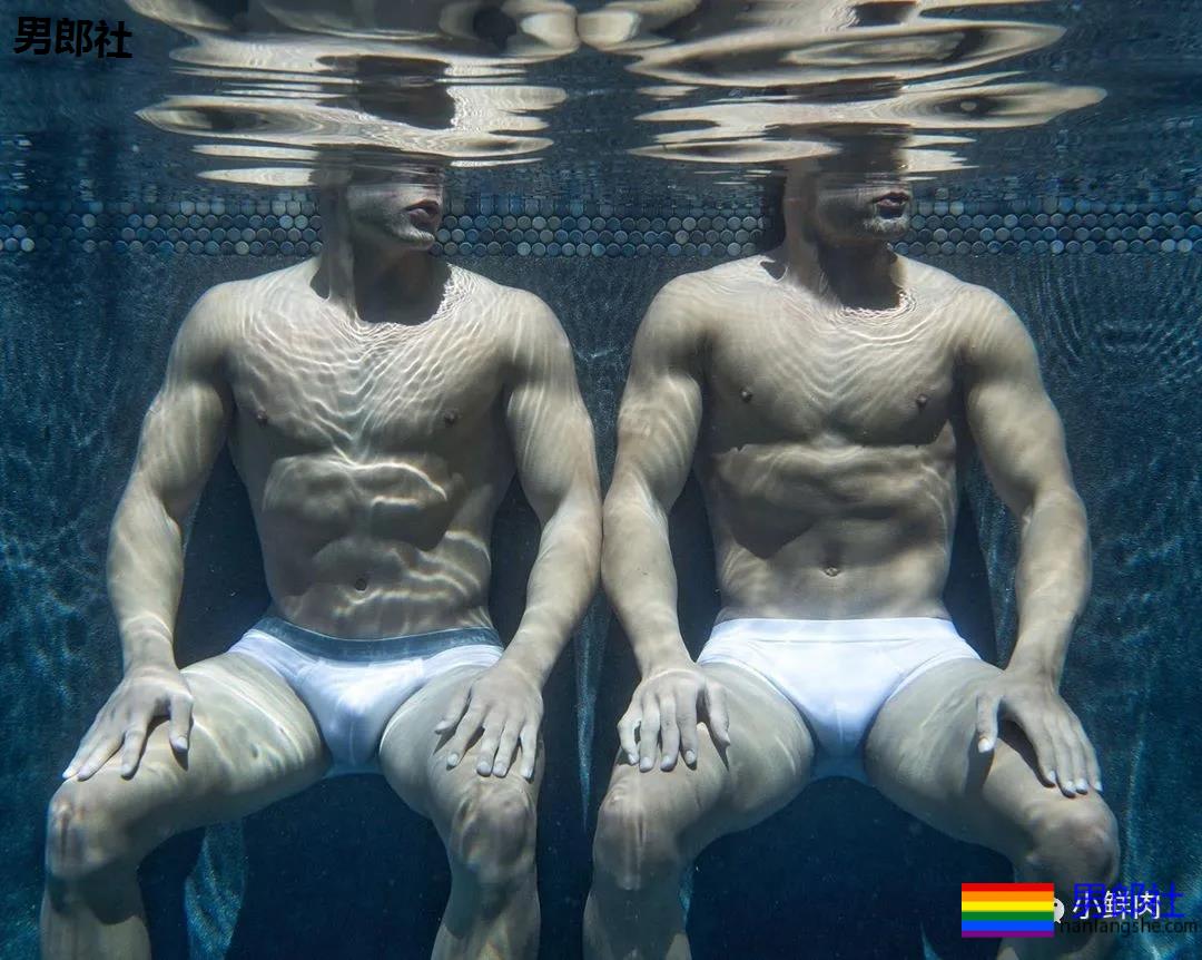 不准模特穿泳裤,这水下摄影师一张照片竟然要拍一个月?! - 51虹马 不准模特穿泳裤,这水下摄影师一张照片竟然要拍一个月?! - 51虹马