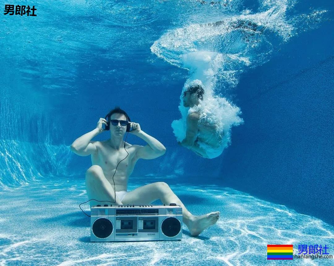 不准模特穿泳裤,这水下摄影师一张照片竟然要拍一个月?! - 51虹马 不准模特穿泳裤,这水下摄影师一张照片竟然要拍一个月?! - 51虹马