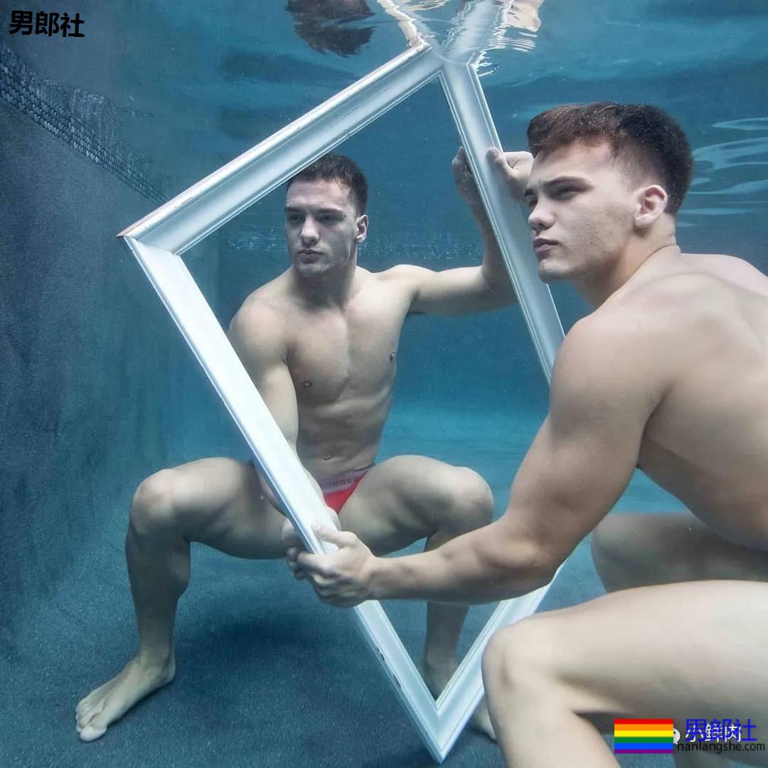 不准模特穿泳裤,这水下摄影师一张照片竟然要拍一个月?! - 51虹马 不准模特穿泳裤,这水下摄影师一张照片竟然要拍一个月?! - 51虹马